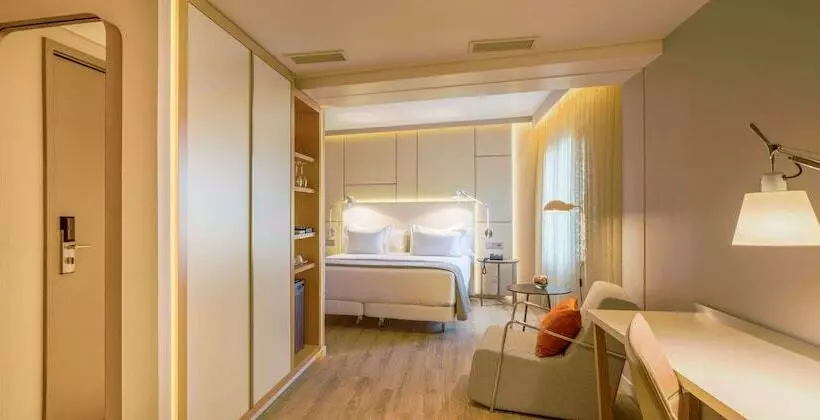 Quarto superior, NH Collection Lisboa Liberdade