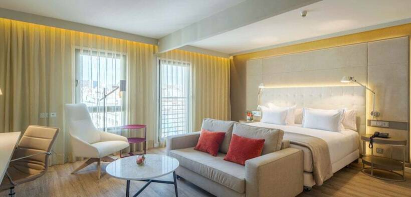 Suite with Terrace, NH Collection Lisboa Liberdade