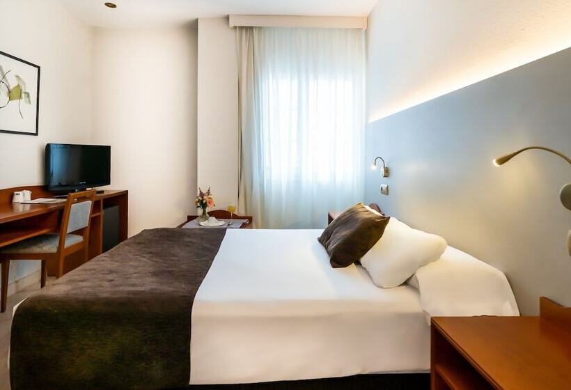 غرفة قياسية, Ponferrada Plaza