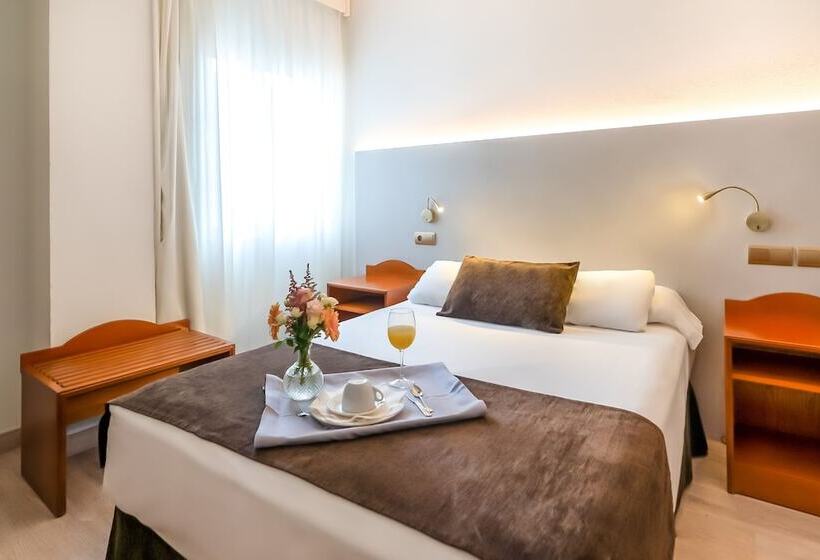 غرفة قياسية, Ponferrada Plaza