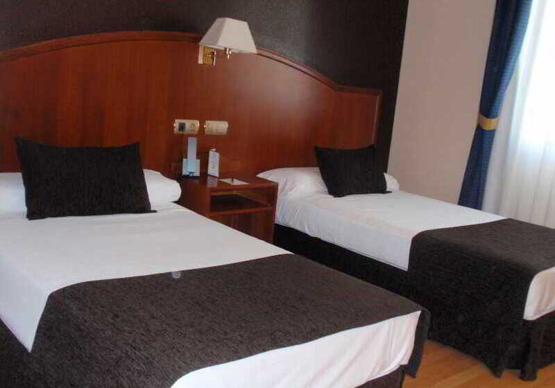 غرفة قياسية, Ponferrada Plaza