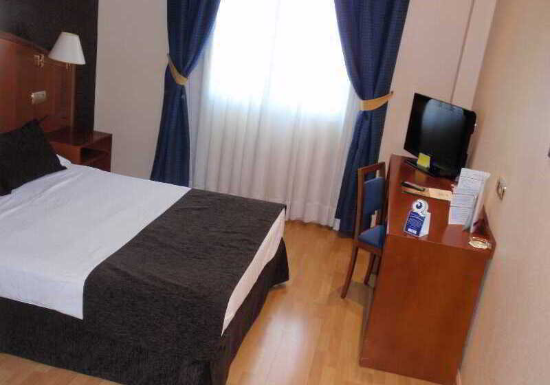 غرفة قياسية, Ponferrada Plaza