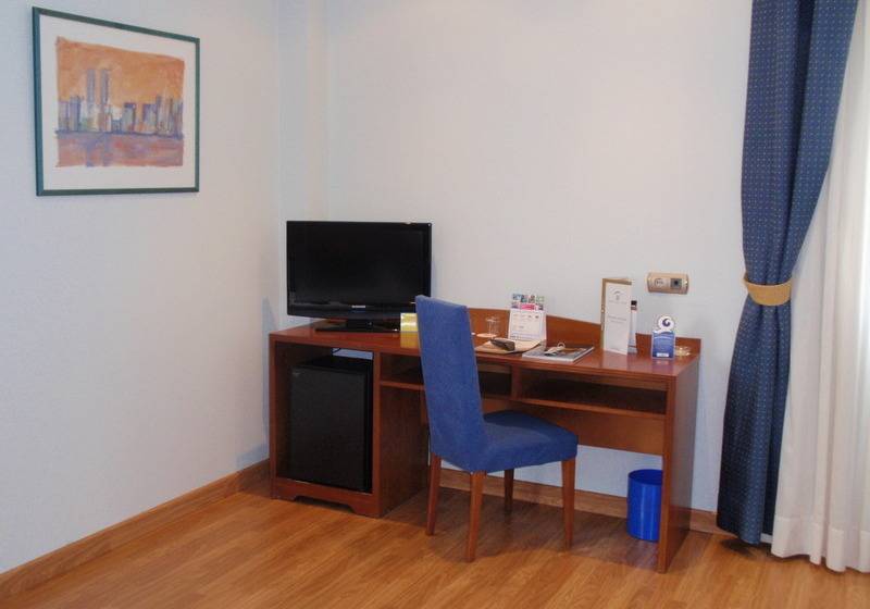 غرفة قياسية, Ponferrada Plaza