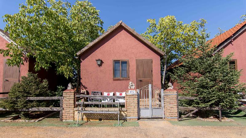 غرفة قياسية ثلاثية, Ponferrada Plaza