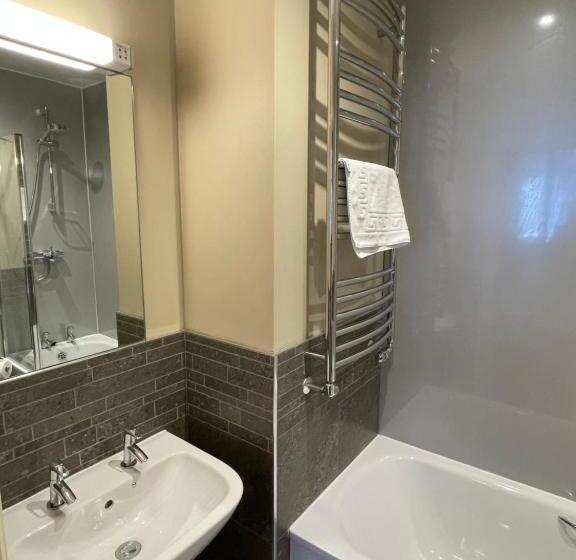 חדר סטנדרט יחיד, The Mary Mount