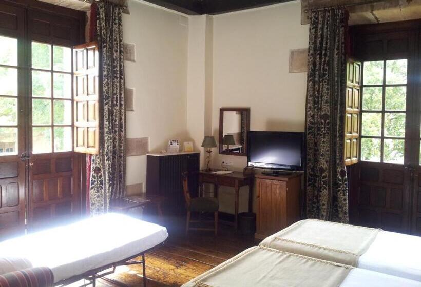 اتاق استاندارد, Parador De Santillana Gil Blas