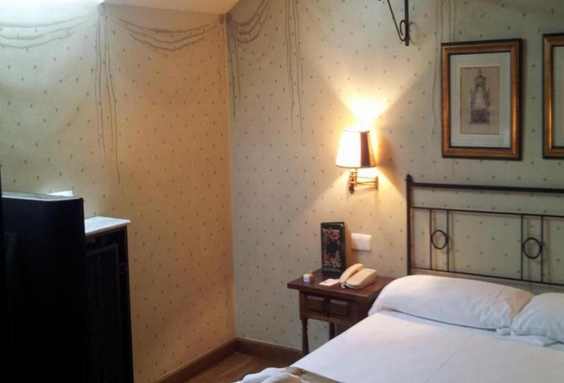 اتاق استاندارد, Parador De Santillana Gil Blas