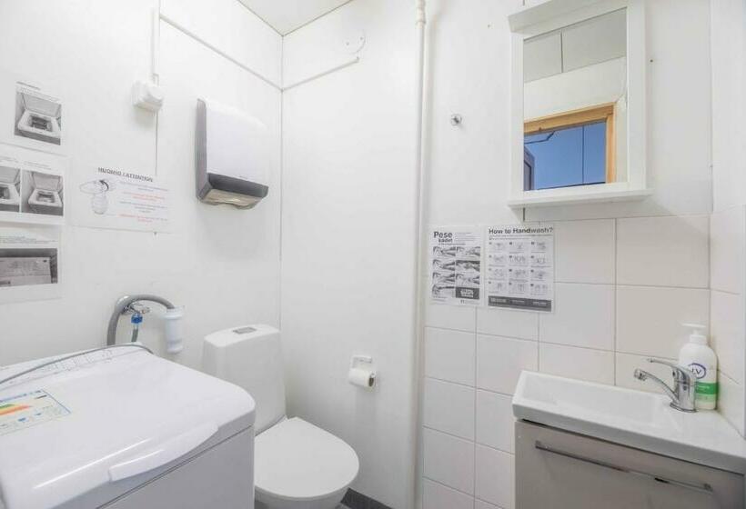 غرفة قياسية حمام مشترك, Vanha Postitalo