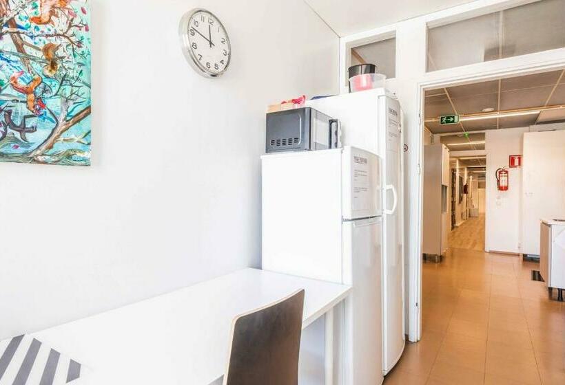 غرفة قياسية حمام مشترك, Vanha Postitalo