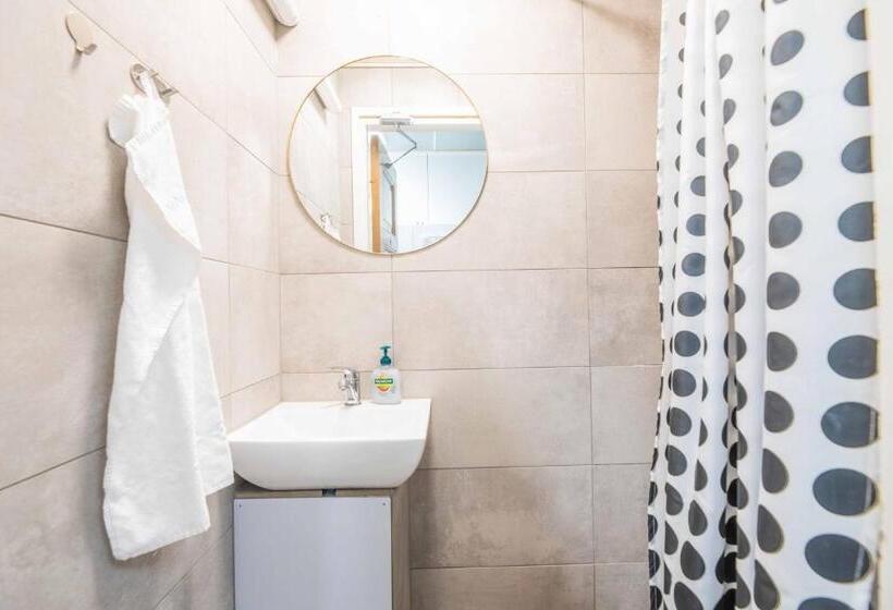 غرفة إقتصادية فردية, Vanha Postitalo