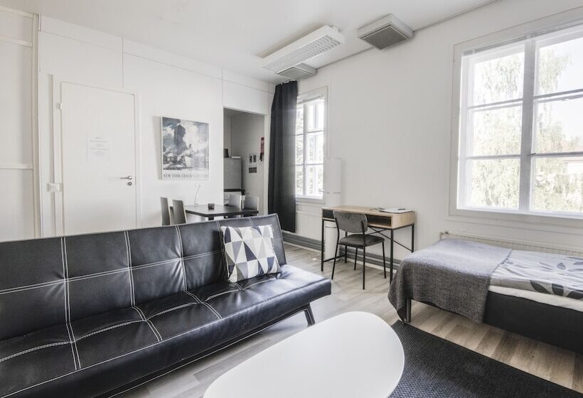 غرفة عائلية, Vanha Postitalo