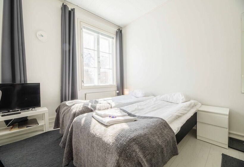 غرفة عائلية, Vanha Postitalo