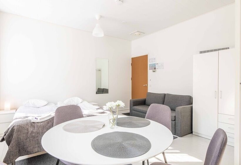 غرفة عائلية, Vanha Postitalo