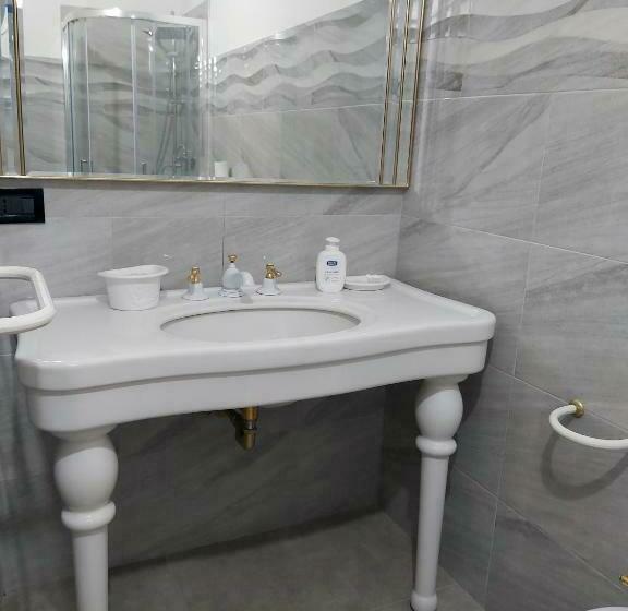 חדר בסיסי, Casalbergo700