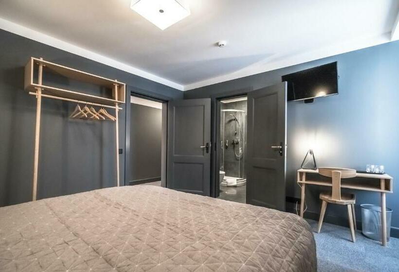 اتاق استاندارد, Vanadziņa Māja