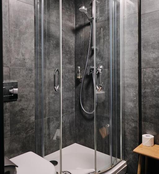 اتاق استاندارد, Vanadziņa Māja