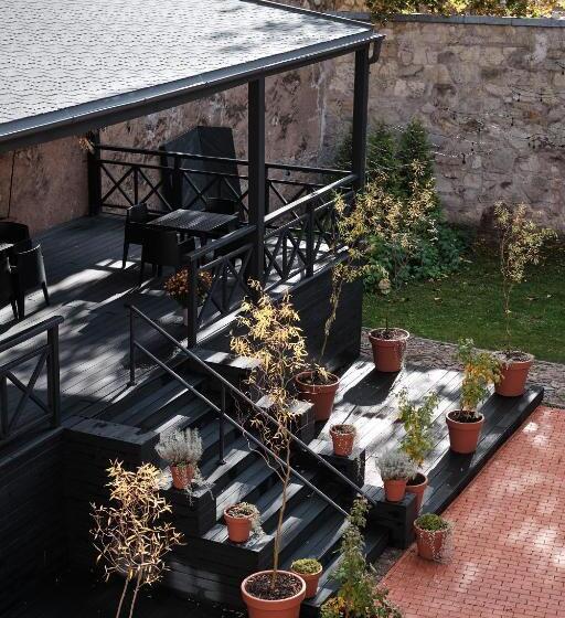 اتاق استاندارد, Vanadziņa Māja