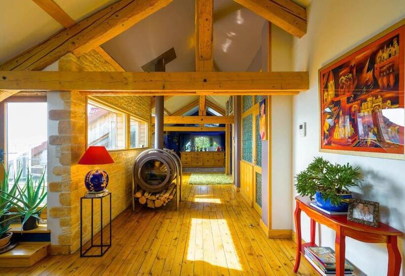 디럭스 스튜디오, Le Mont Besset