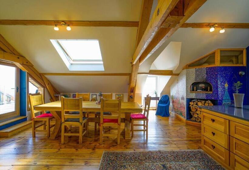 디럭스 스튜디오, Le Mont Besset