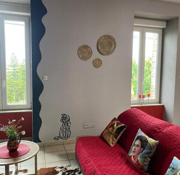 스탠다드 스튜디오 (테라스구비), Le Mont Besset