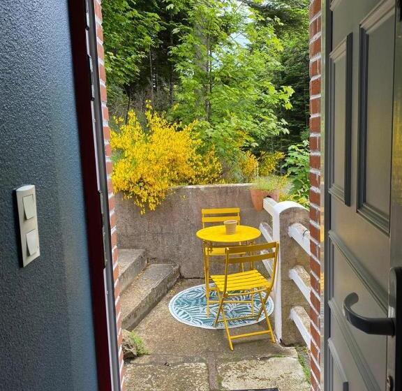 스탠다드 스튜디오 (테라스구비), Le Mont Besset