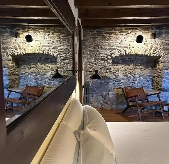 Chambre Supérieure, Mas Farner Adults Only