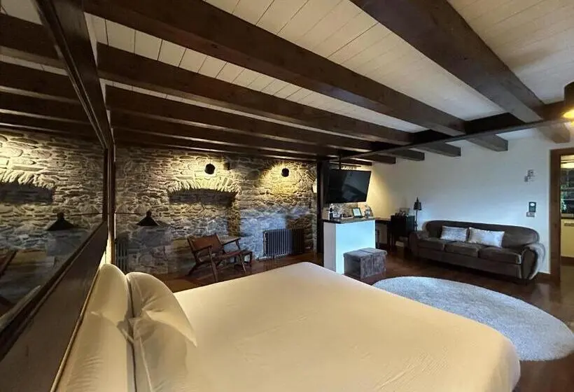 Chambre Supérieure, Mas Farner Adults Only