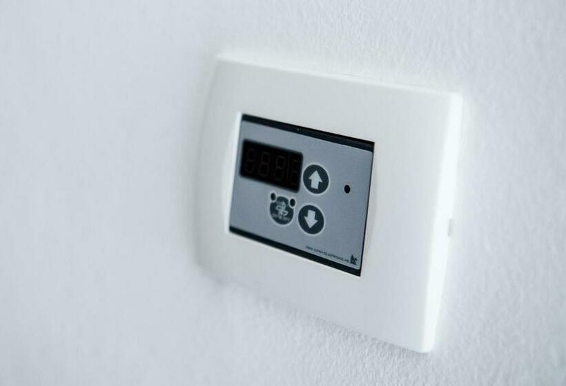 اتاق استاندارد یک نفره, Pervan