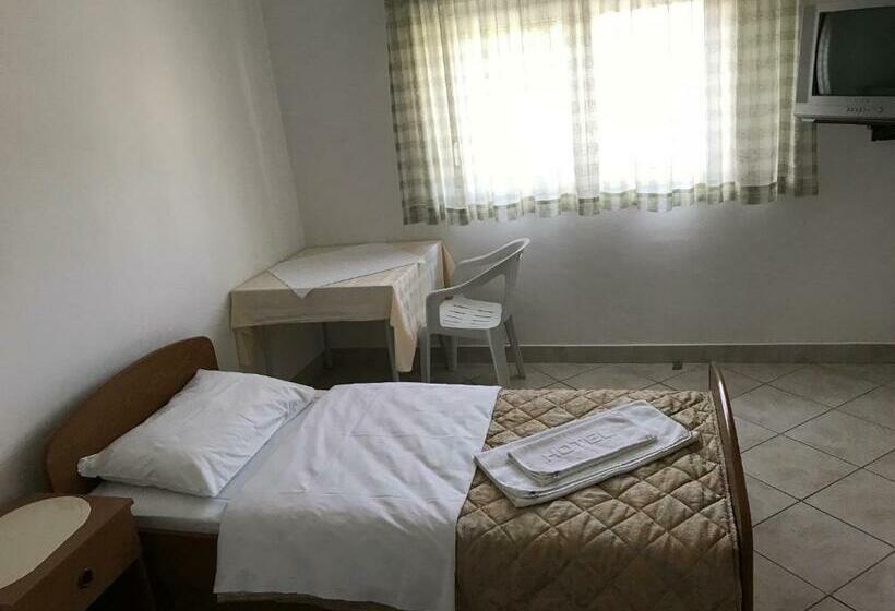 اتاق استاندارد یک نفره, Pervan