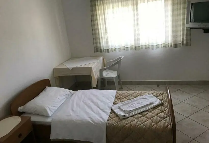 اتاق استاندارد یک نفره, Pervan
