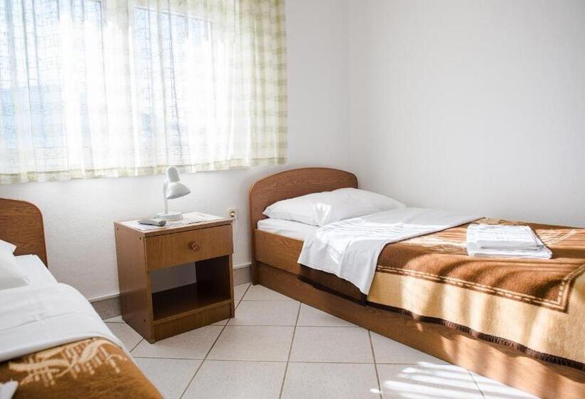 اتاق استاندارد, Pervan