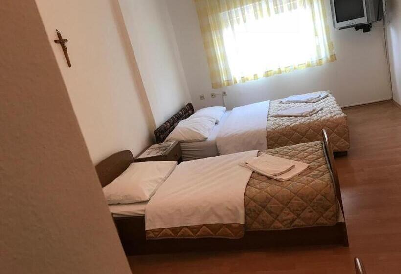 اتاق استاندارد چهار تخته, Pervan