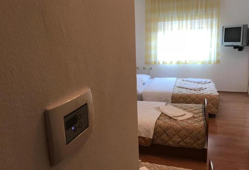 اتاق استاندارد چهار تخته, Pervan