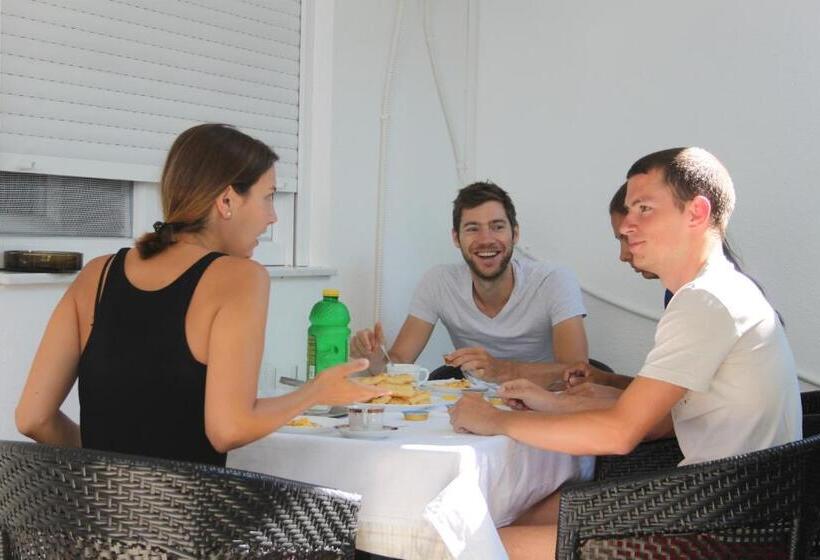 اتاق استاندارد, Guesthouse Aurora