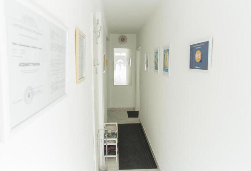 اتاق استاندارد, Guesthouse Aurora