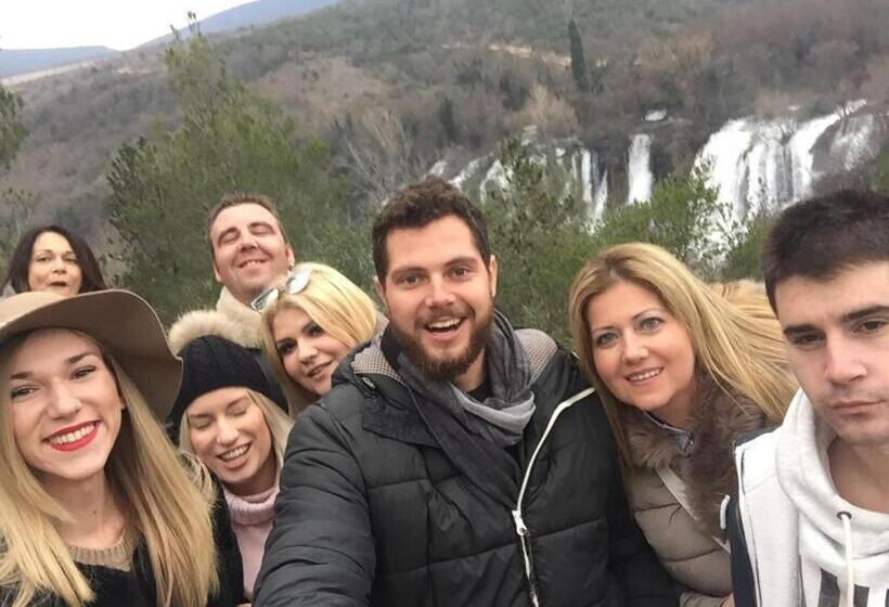 اتاق خانوادگی, Guesthouse Aurora