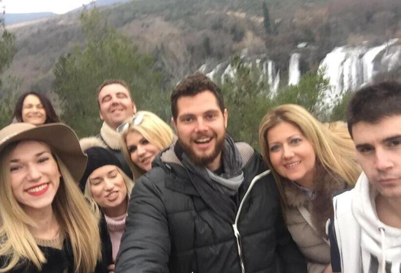 اتاق خانوادگی, Guesthouse Aurora