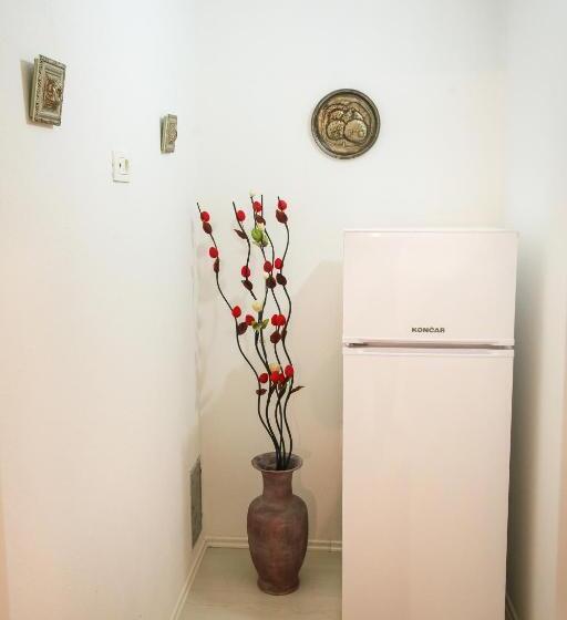 اتاق استاندارد چهار تخته, Guesthouse Aurora