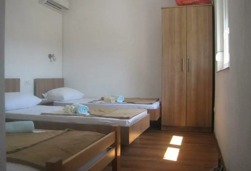 اتاق استاندارد سه نفره, Rooms Ivan Popić