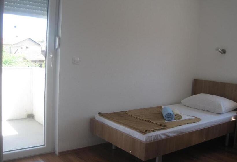 اتاق استاندارد, Rooms Ivan Popić