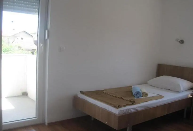 اتاق استاندارد, Rooms Ivan Popić