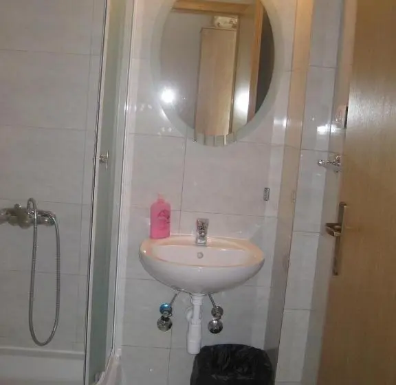 اتاق استاندارد, Rooms Ivan Popić