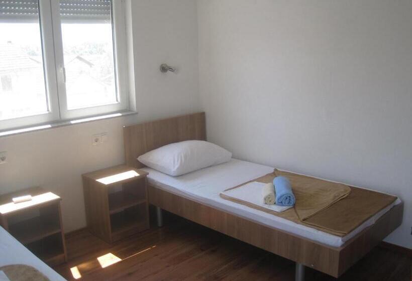 اتاق استاندارد, Rooms Ivan Popić