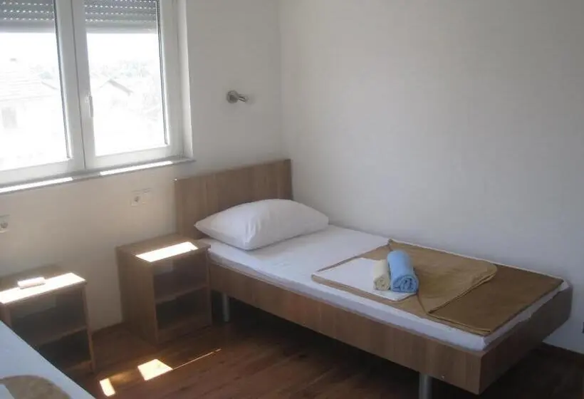 اتاق استاندارد, Rooms Ivan Popić