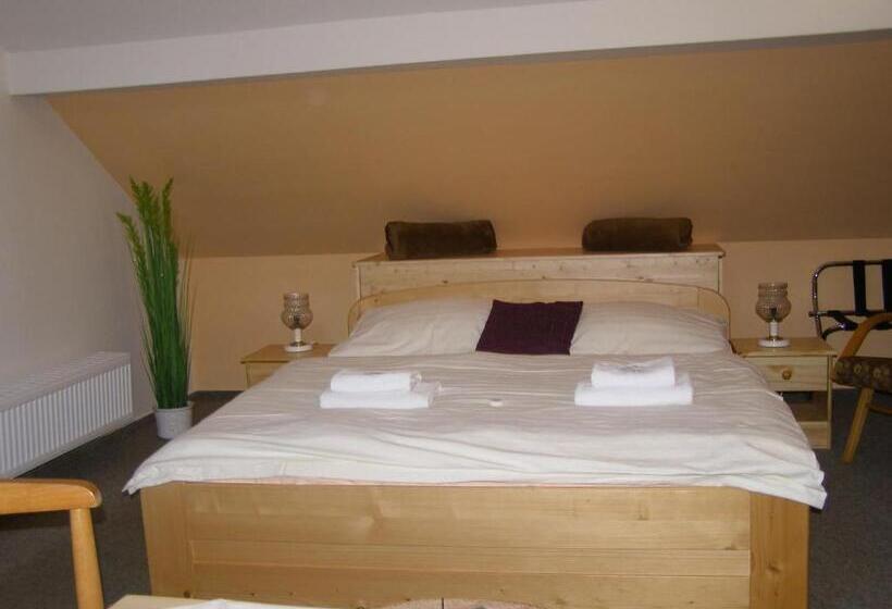 Четырехместный Номер Стандарт, Garni Belveder