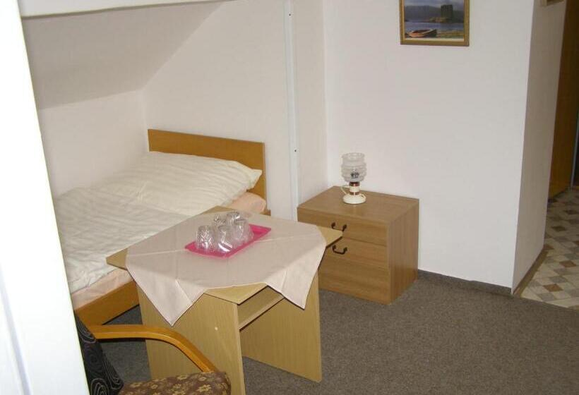 Четырехместный Номер Стандарт, Garni Belveder