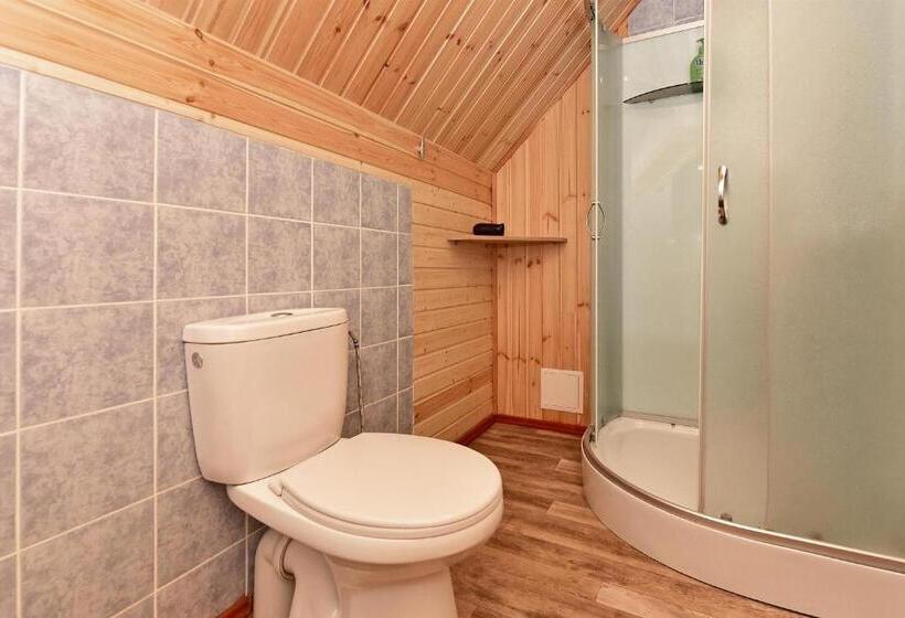 اتاق استاندارد سه نفره, Dalija