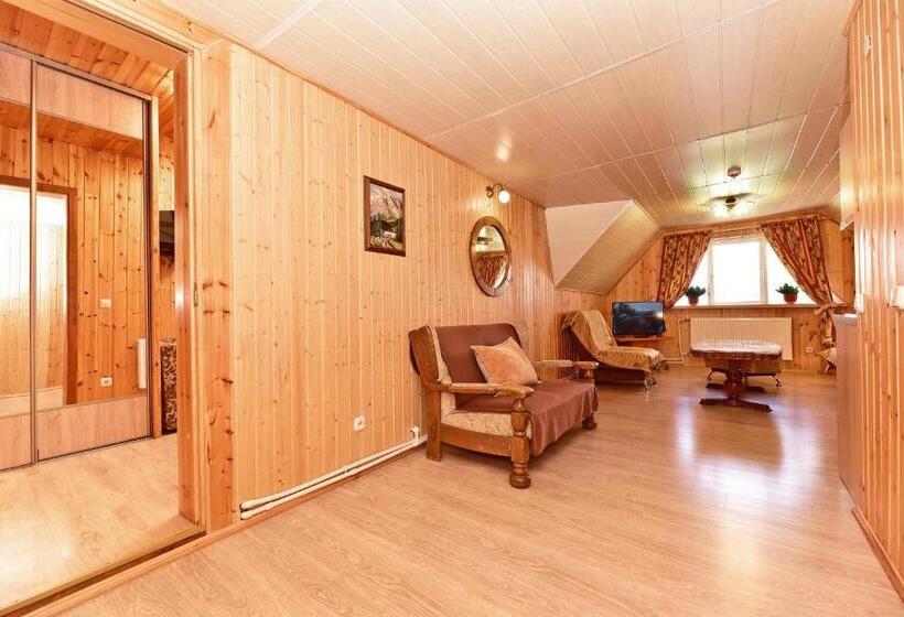 اتاق استاندارد سه نفره, Dalija