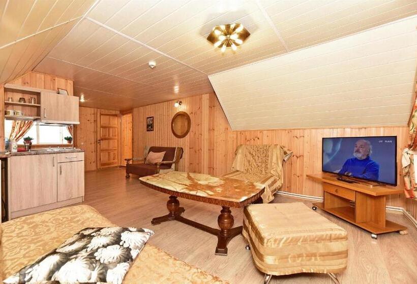 اتاق استاندارد سه نفره, Dalija