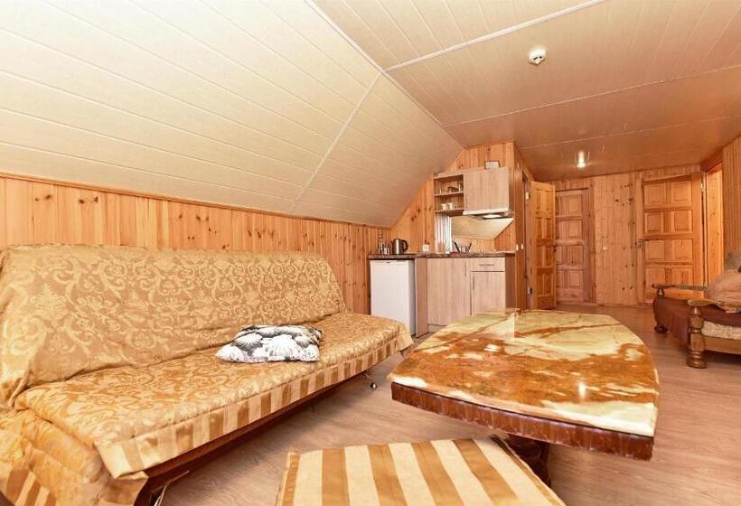 اتاق استاندارد سه نفره, Dalija